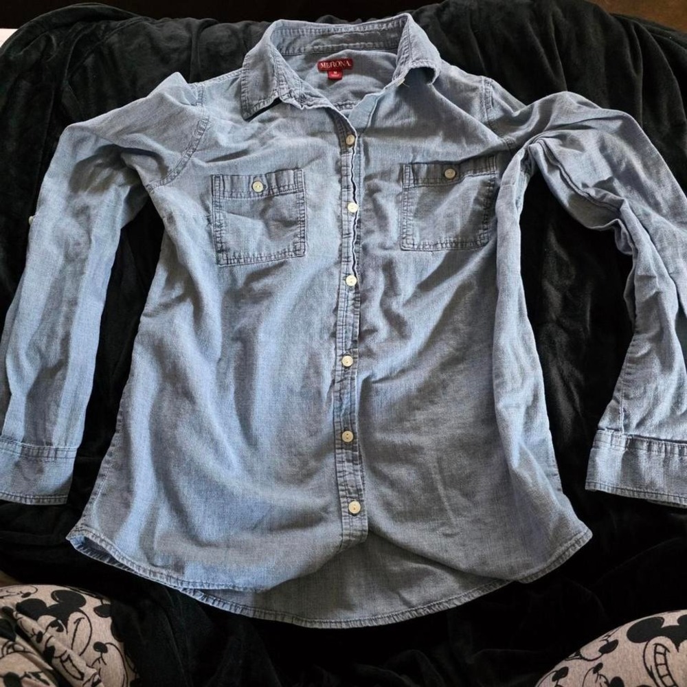 Light wash chambray‎ button-down shirt